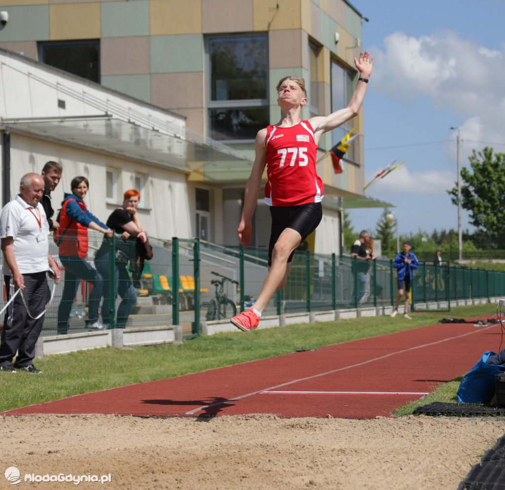 Mistrzostwa Okręgu w Wielobojach Młodzików i w skoku o tyczce U-12 i U-14 w Sztumie 2021