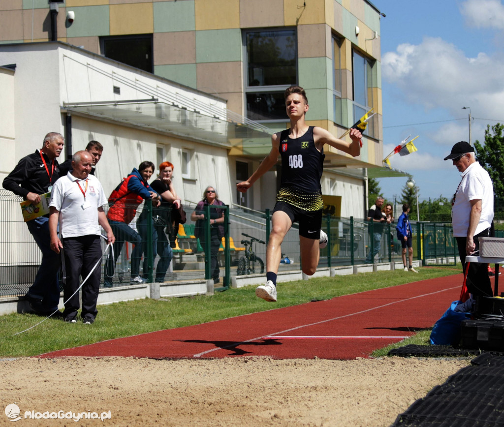 Mistrzostwa Okręgu w Wielobojach Młodzików i w skoku o tyczce U-12 i U-14 w Sztumie 2021