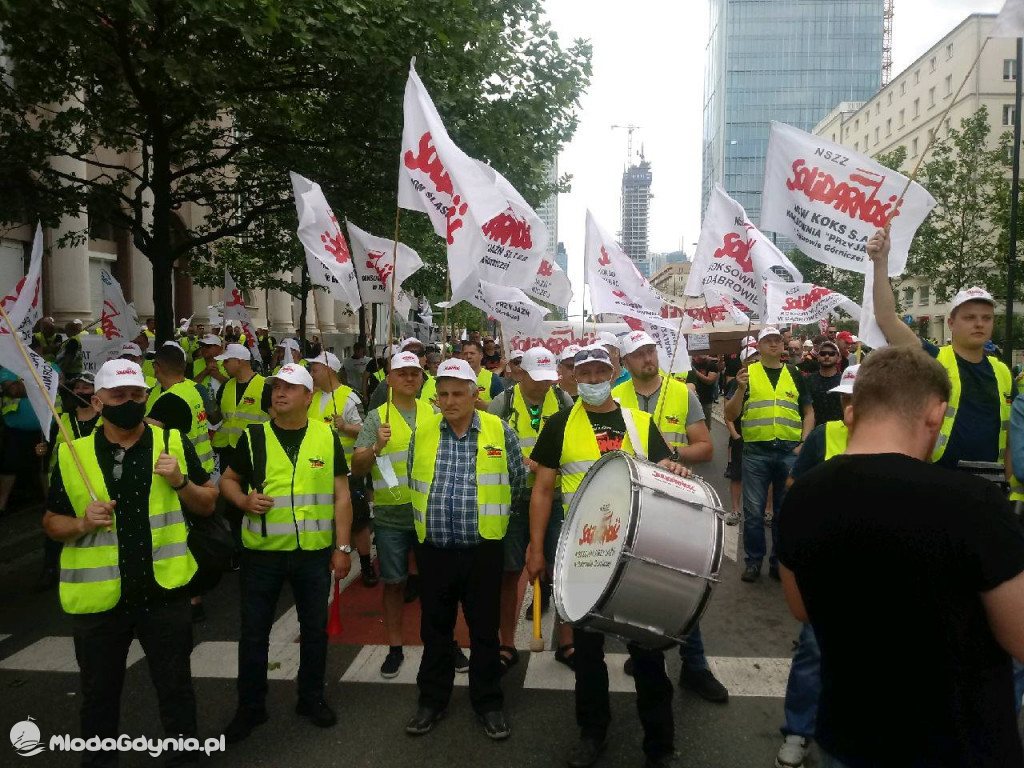 Manifestacja Solidarności w Warszawie - Łapy precz od Turowa