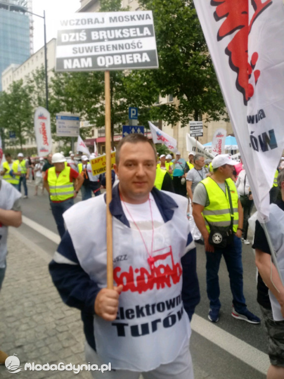 Manifestacja Solidarności w Warszawie - Łapy precz od Turowa