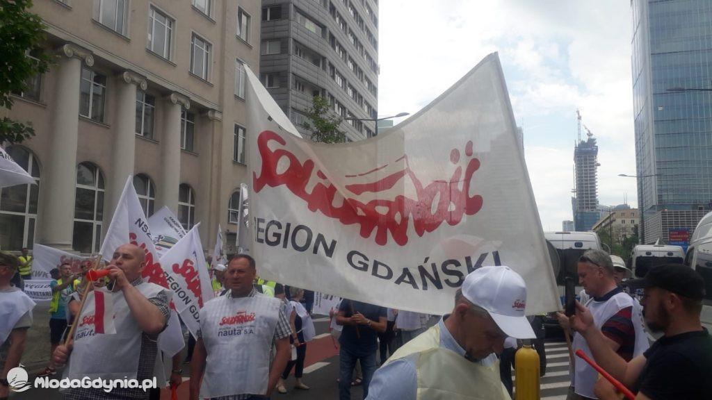 Manifestacja Solidarności w Warszawie - Łapy precz od Turowa