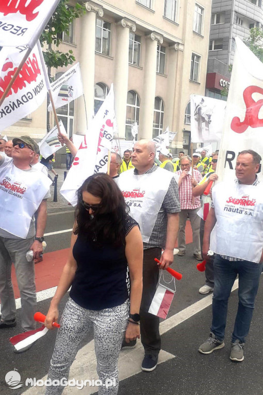 Manifestacja Solidarności w Warszawie - Łapy precz od Turowa