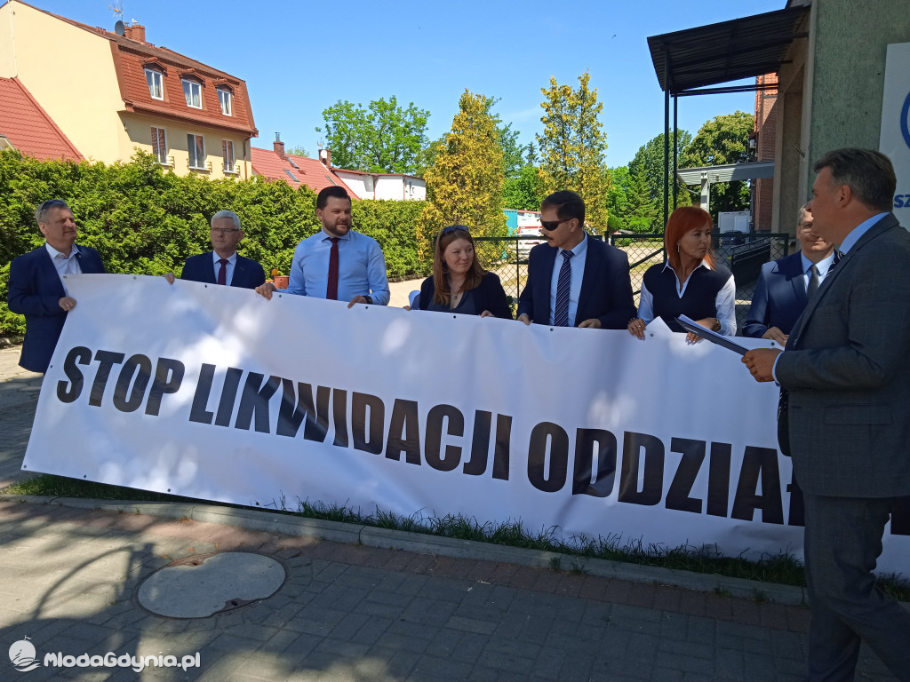 Puck 10.06.2021 - konferencja prasowa ws likwidacji oddziałów Pediatrii oraz Ginekologii i Położnictwa