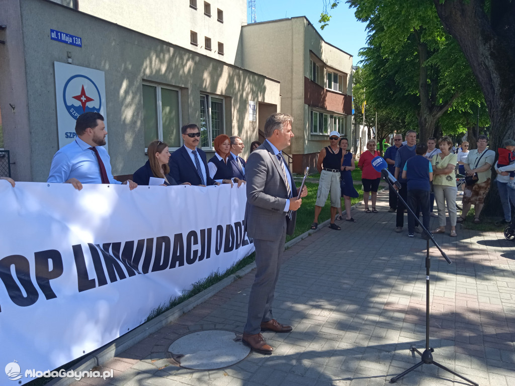 Puck 10.06.2021 - konferencja prasowa ws likwidacji oddziałów Pediatrii oraz Ginekologii i Położnictwa