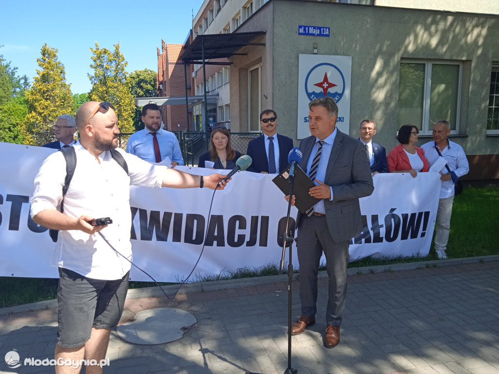 Puck 10.06.2021 - konferencja prasowa ws likwidacji oddziałów Pediatrii oraz Ginekologii i Położnictwa