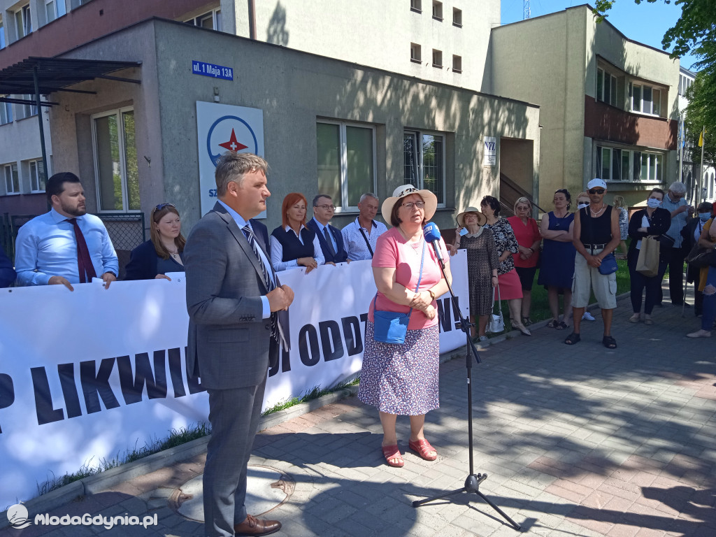 Puck 10.06.2021 - konferencja prasowa ws likwidacji oddziałów Pediatrii oraz Ginekologii i Położnictwa