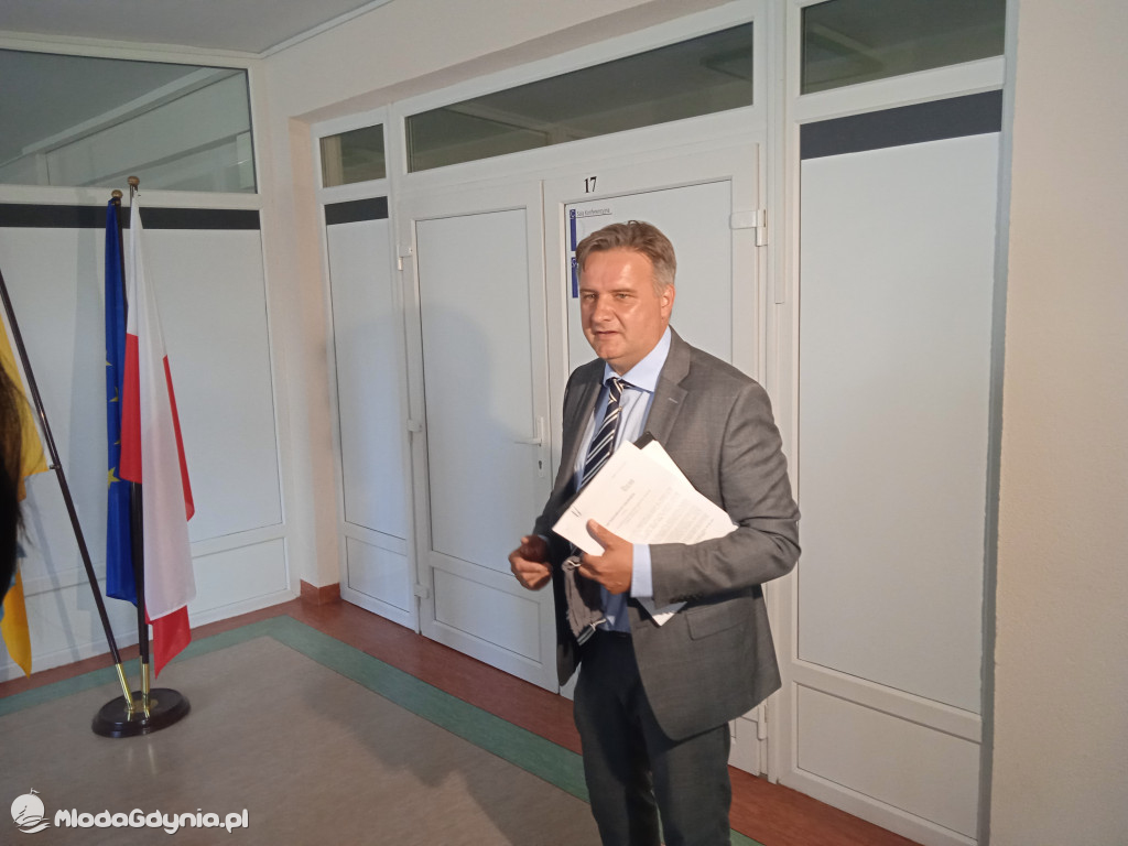 Puck 10.06.2021 - konferencja prasowa ws likwidacji oddziałów Pediatrii oraz Ginekologii i Położnictwa