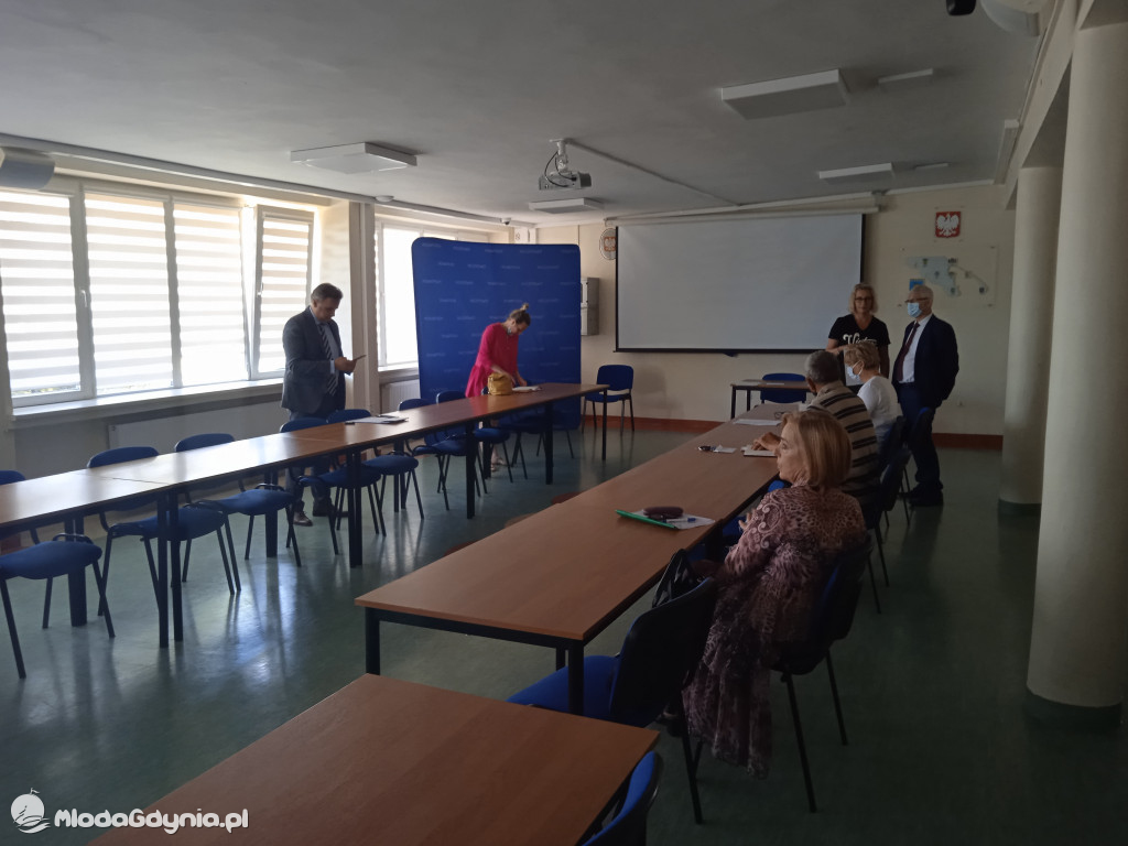 Puck 10.06.2021 - konferencja prasowa ws likwidacji oddziałów Pediatrii oraz Ginekologii i Położnictwa