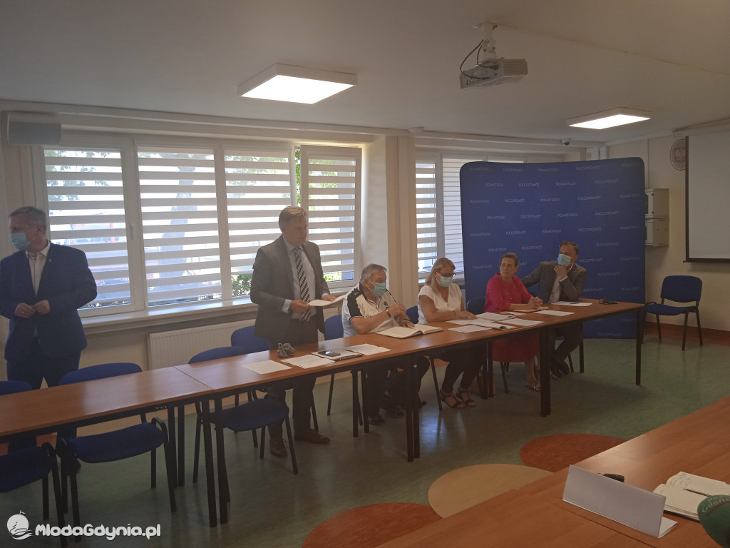 Puck 10.06.2021 - konferencja prasowa ws likwidacji oddziałów Pediatrii oraz Ginekologii i Położnictwa