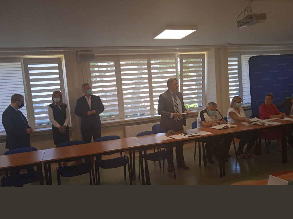 Puck 10.06.2021 - konferencja prasowa ws likwidacji oddziałów Pediatrii oraz Ginekologii i Położnictwa
