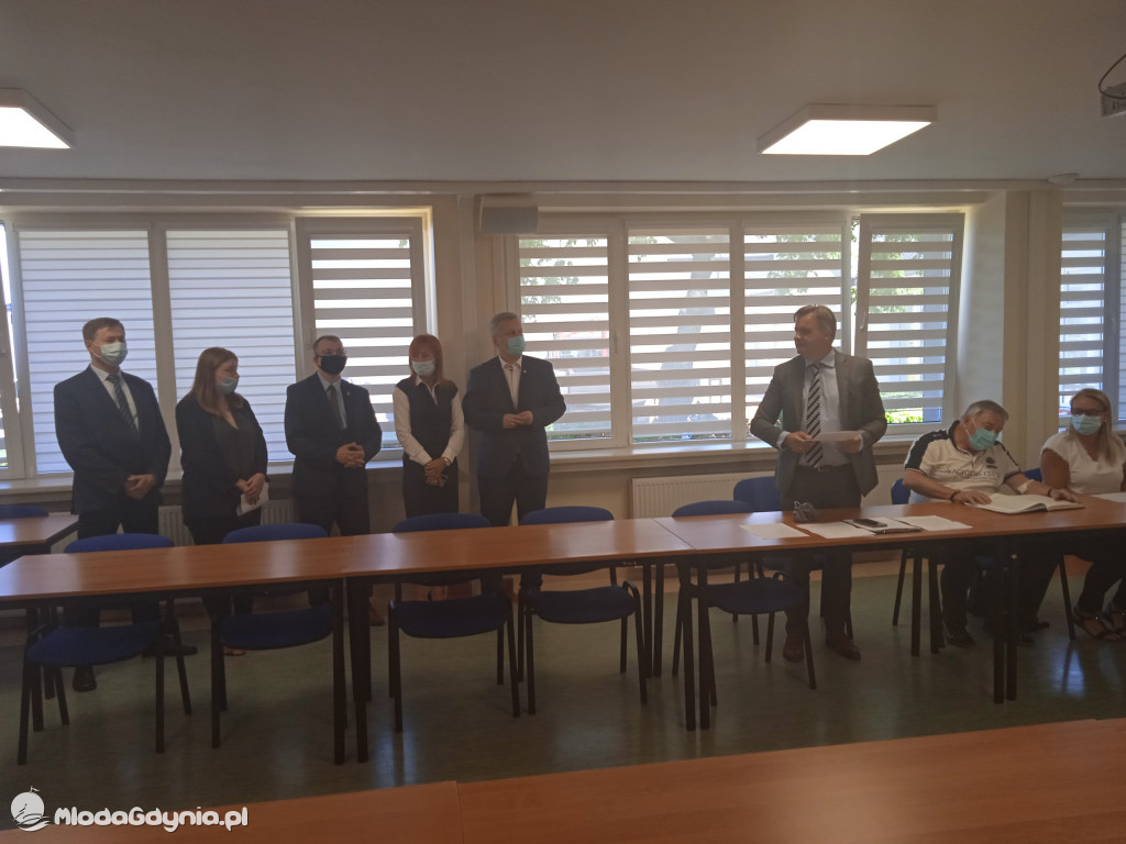 Puck 10.06.2021 - konferencja prasowa ws likwidacji oddziałów Pediatrii oraz Ginekologii i Położnictwa