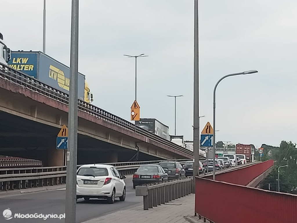 Estakada Kwiatkowskiego stoi - 22.06.2021