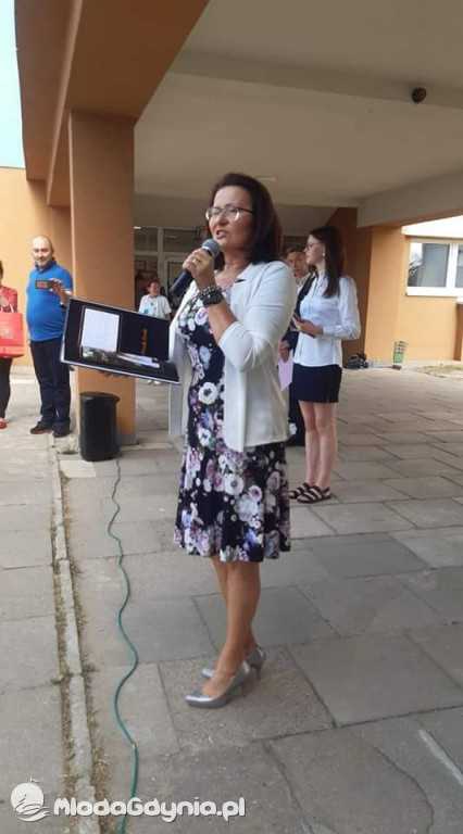 SP 42 - uroczyste pożegnanie klas ósmych 25.06.2021