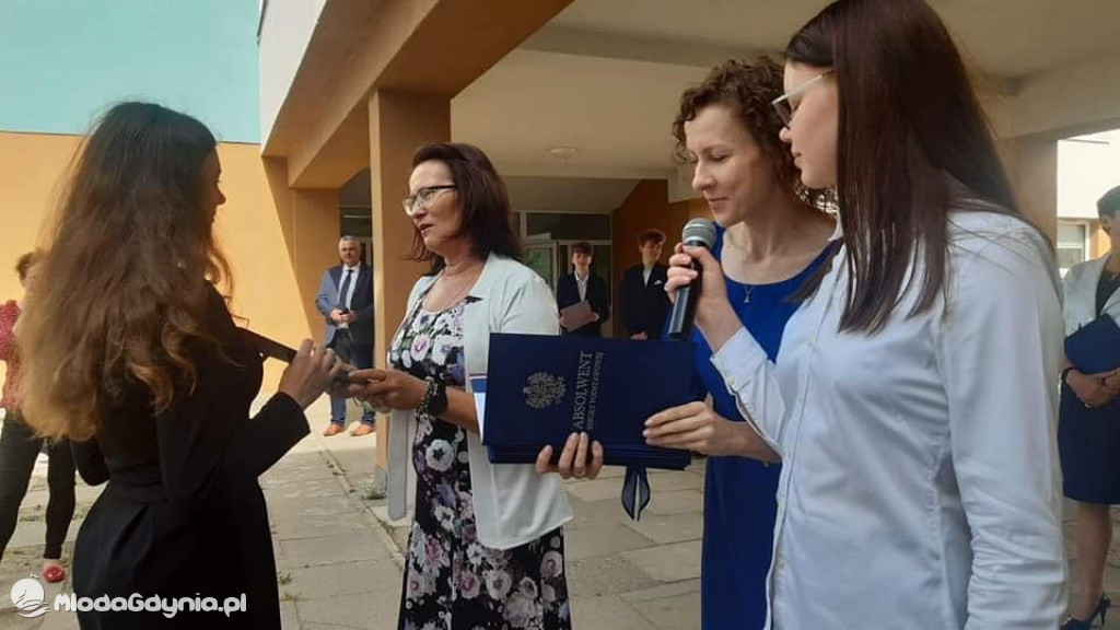 SP 42 - uroczyste pożegnanie klas ósmych 25.06.2021