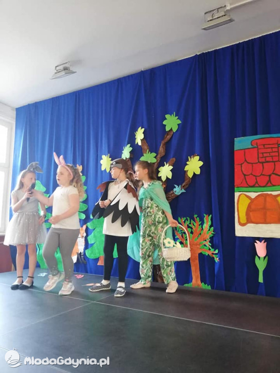 SP 44 - Zielony kapturek w wykonaniu klasy 2 C