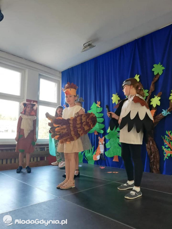 SP 44 - Zielony kapturek w wykonaniu klasy 2 C