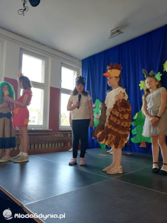 SP 44 - Zielony kapturek w wykonaniu klasy 2 C