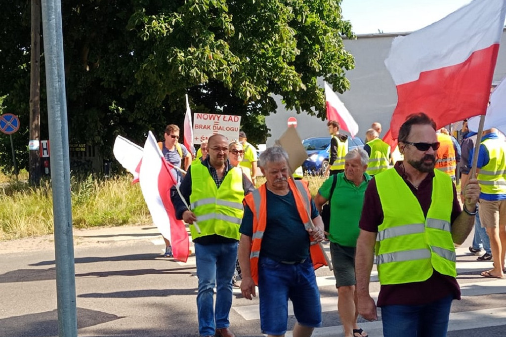 Protest armatorów wędkarskich we Władysławowie 10.07.2021