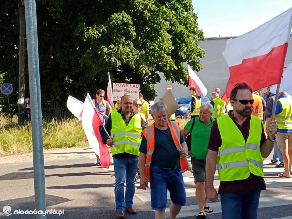 Protest armatorów wędkarskich we Władysławowie 10.07.2021