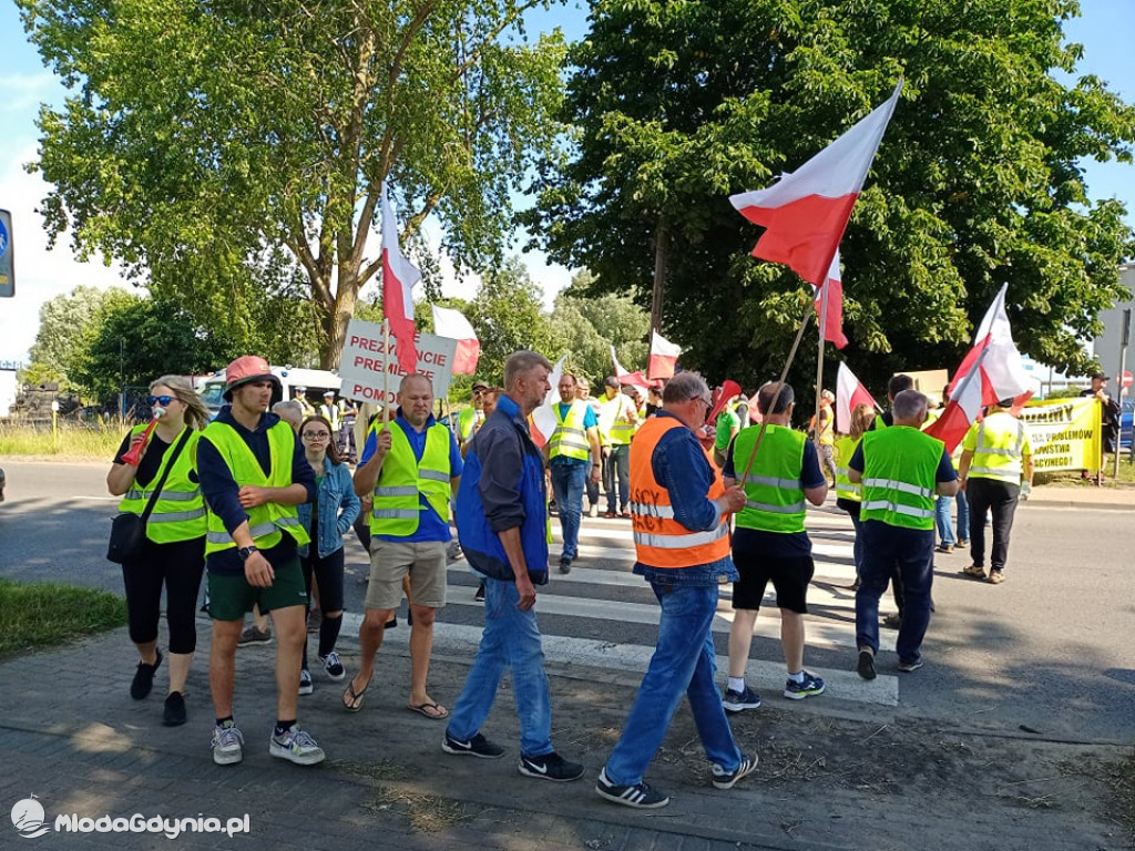 Protest armatorów wędkarskich we Władysławowie 10.07.2021