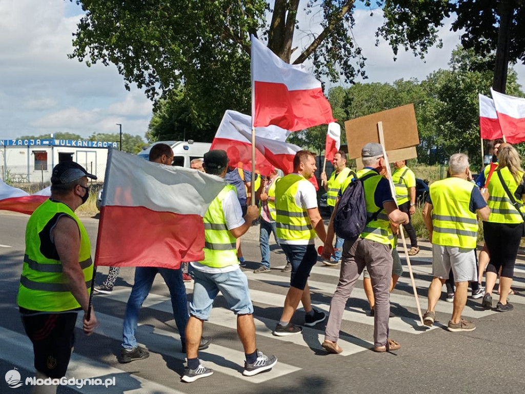 Protest armatorów wędkarskich we Władysławowie 10.07.2021