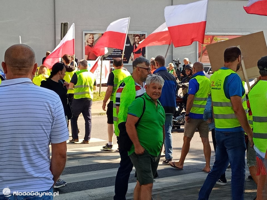 Protest armatorów wędkarskich we Władysławowie 10.07.2021