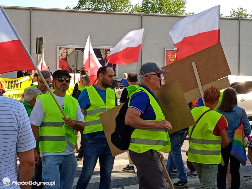 Protest armatorów wędkarskich we Władysławowie 10.07.2021