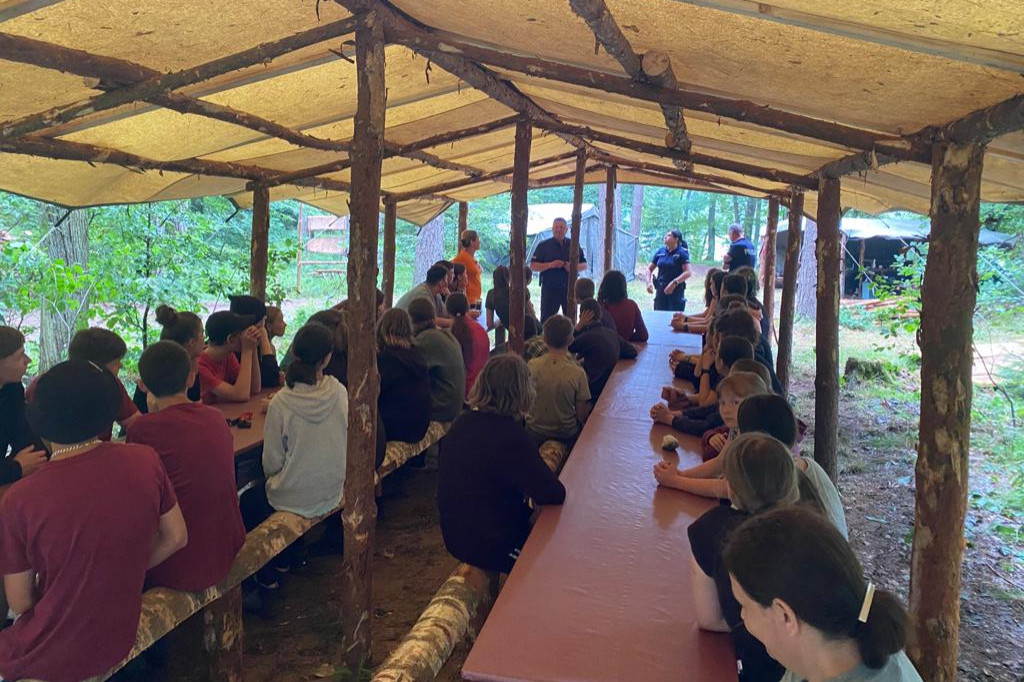 Policja kontroluje obozy harcerskie