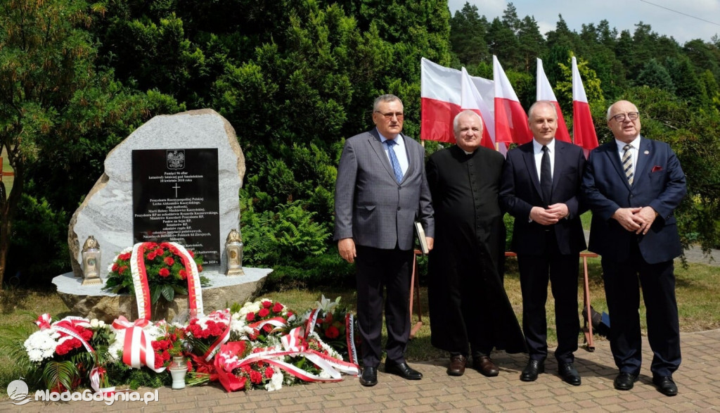 W Człuchowie z inicjatywy Stanisława Jurka odsłonięto tablicę Smoleńską