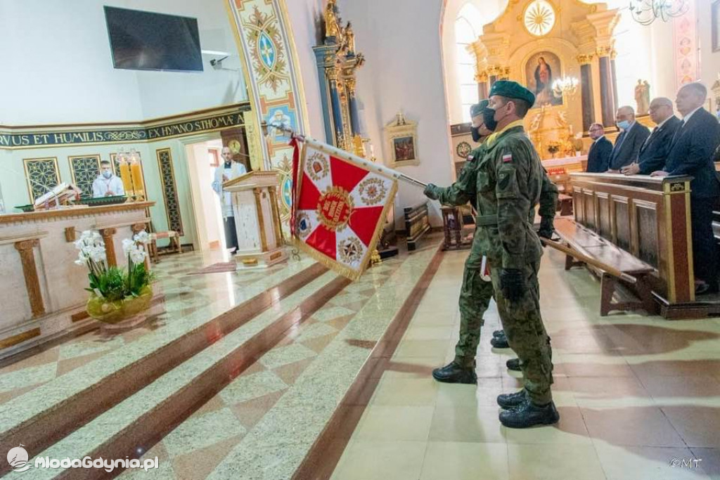 W Człuchowie z inicjatywy Stanisława Jurka odsłonięto tablicę Smoleńską