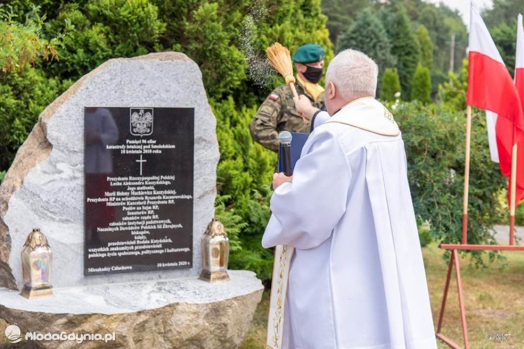 W Człuchowie z inicjatywy Stanisława Jurka odsłonięto tablicę Smoleńską