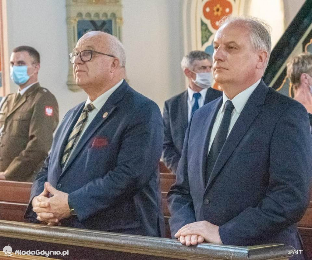 W Człuchowie z inicjatywy Stanisława Jurka odsłonięto tablicę Smoleńską