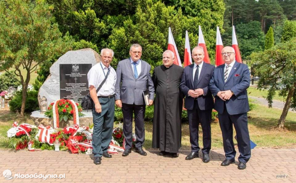 W Człuchowie z inicjatywy Stanisława Jurka odsłonięto tablicę Smoleńską