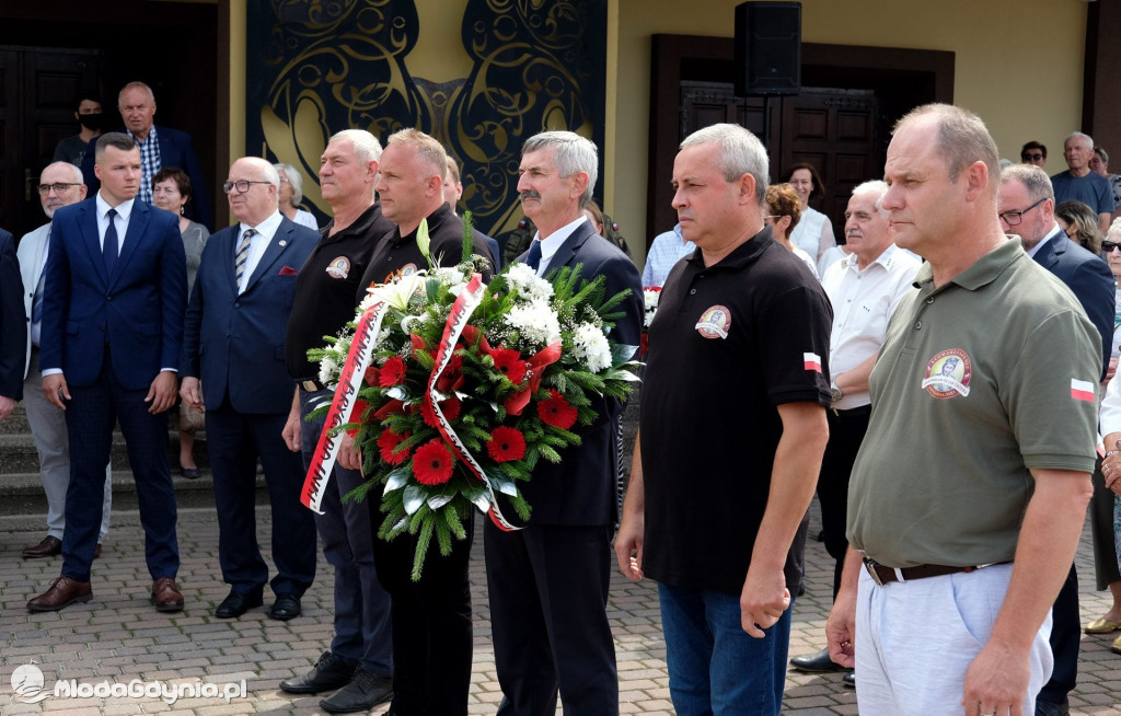 W Człuchowie z inicjatywy Stanisława Jurka odsłonięto tablicę Smoleńską