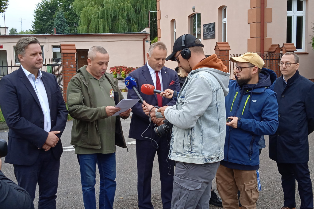 Konferencja prasowa  ws podpalenia w Barkowie - Czarne 18.09.2021