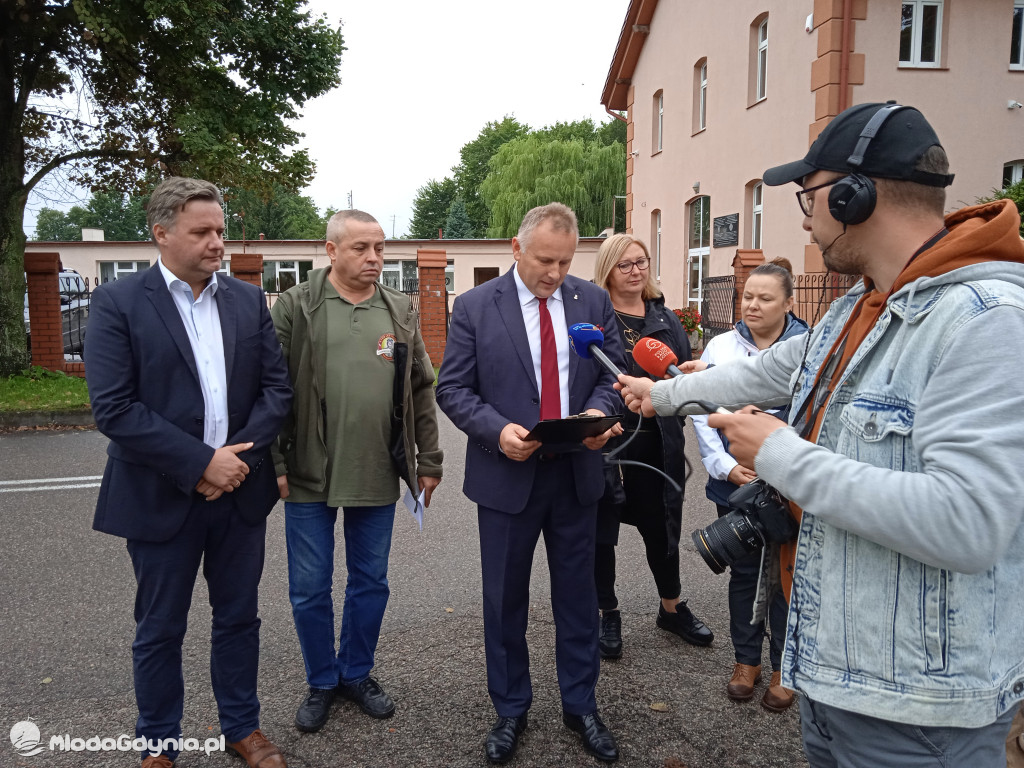 Konferencja prasowa  ws podpalenia w Barkowie - Czarne 18.09.2021