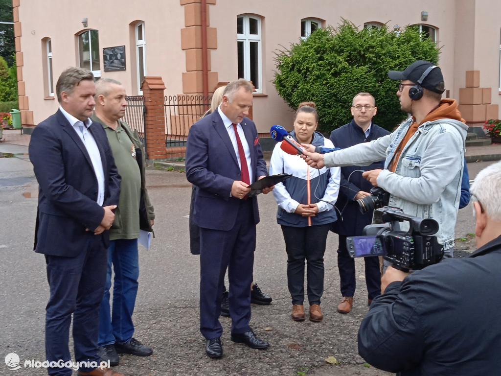 Konferencja prasowa  ws podpalenia w Barkowie - Czarne 18.09.2021
