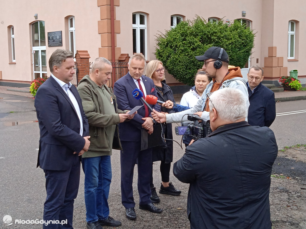 Konferencja prasowa  ws podpalenia w Barkowie - Czarne 18.09.2021