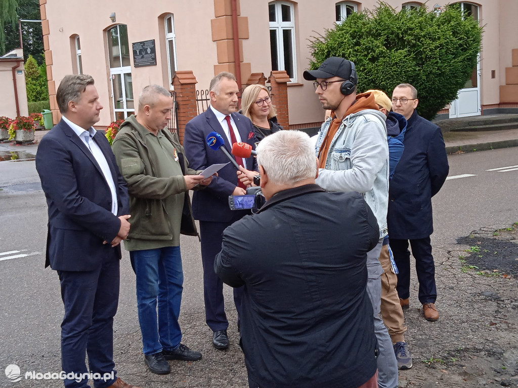 Konferencja prasowa  ws podpalenia w Barkowie - Czarne 18.09.2021