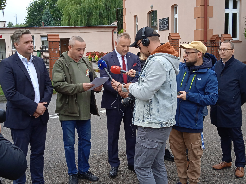 Konferencja prasowa  ws podpalenia w Barkowie - Czarne 18.09.2021