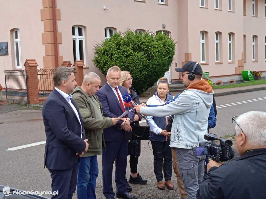 Konferencja prasowa  ws podpalenia w Barkowie - Czarne 18.09.2021