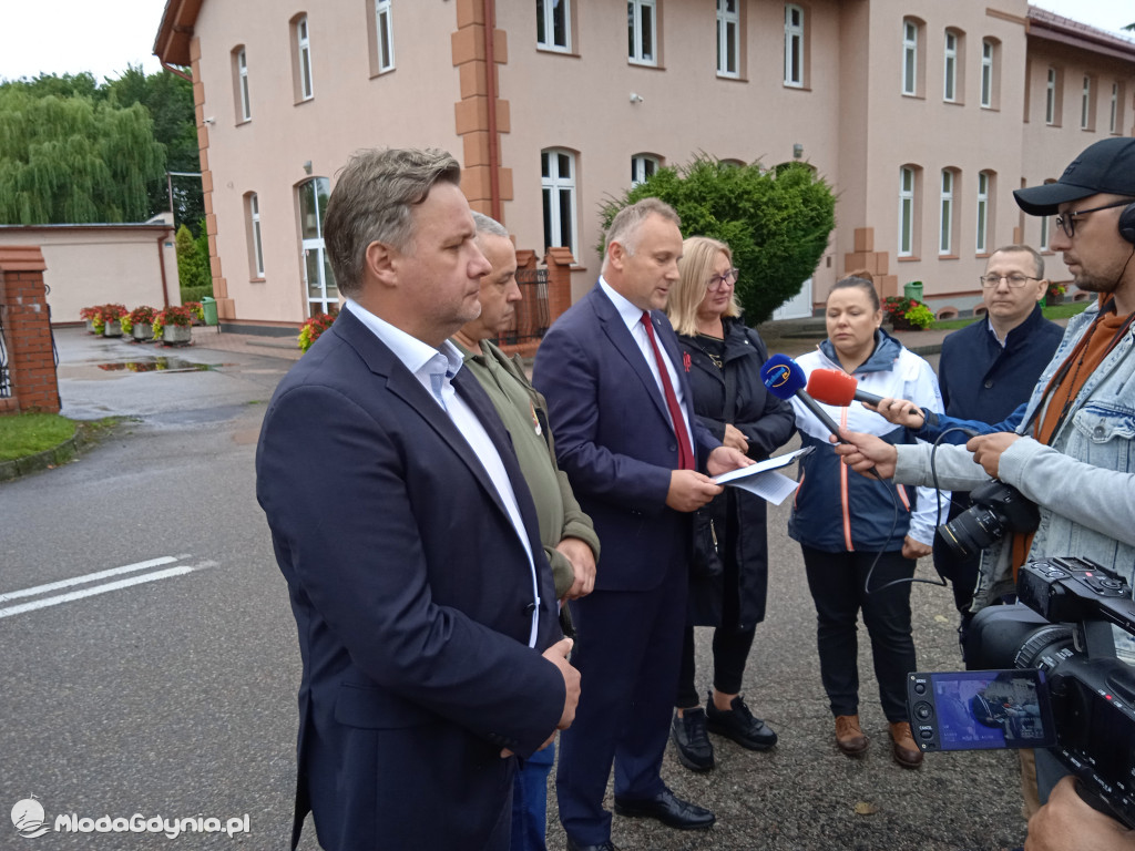 Konferencja prasowa  ws podpalenia w Barkowie - Czarne 18.09.2021
