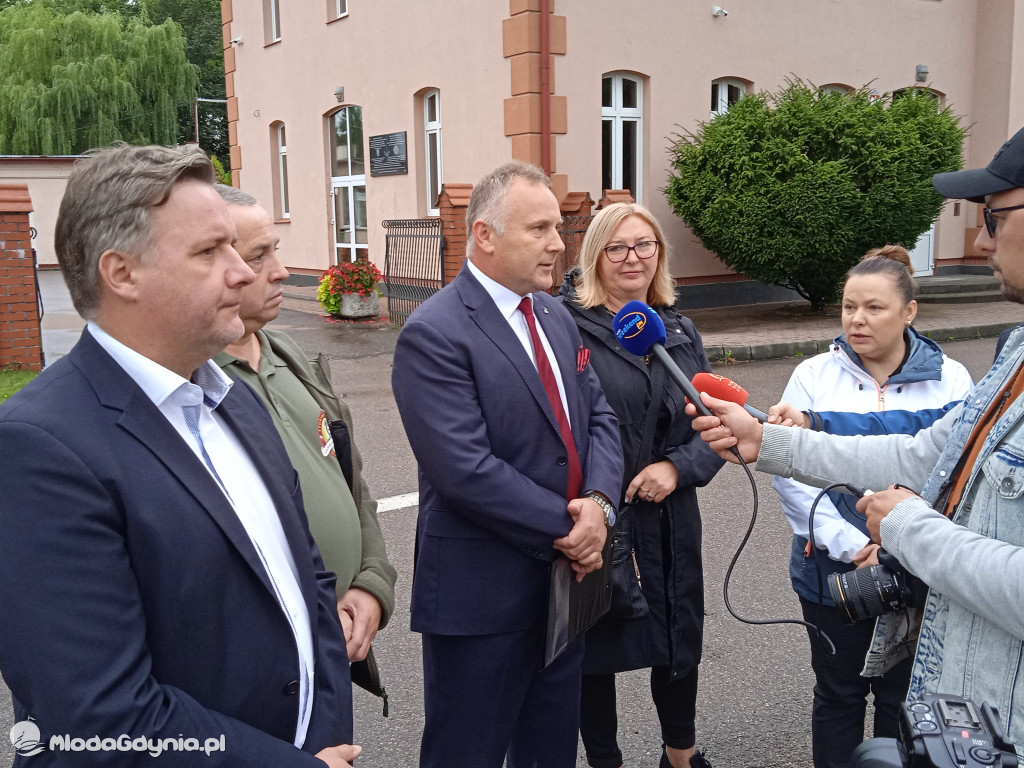 Konferencja prasowa  ws podpalenia w Barkowie - Czarne 18.09.2021