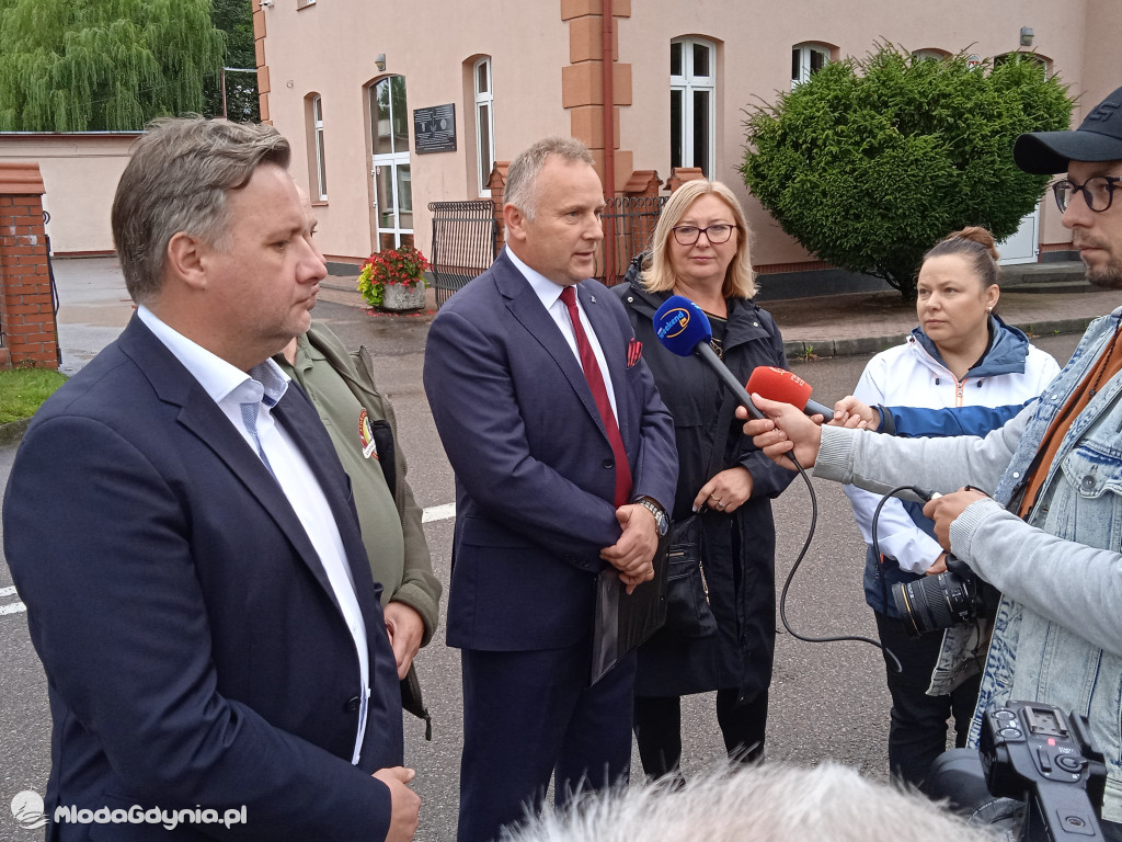 Konferencja prasowa  ws podpalenia w Barkowie - Czarne 18.09.2021