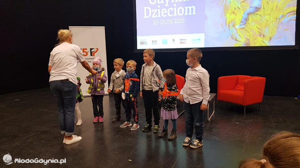 SP 51 - 1 a i 1 b na Festiwalu Polskich Filmów Fabularnych