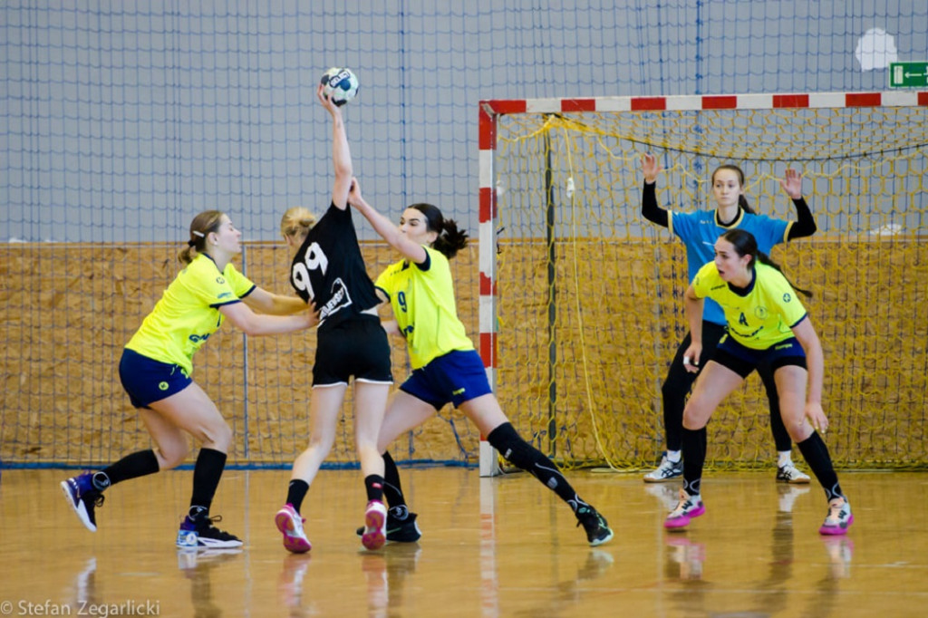 KS  Kościerzyna - SPR Arka Gdynia 25:19 (9:10)