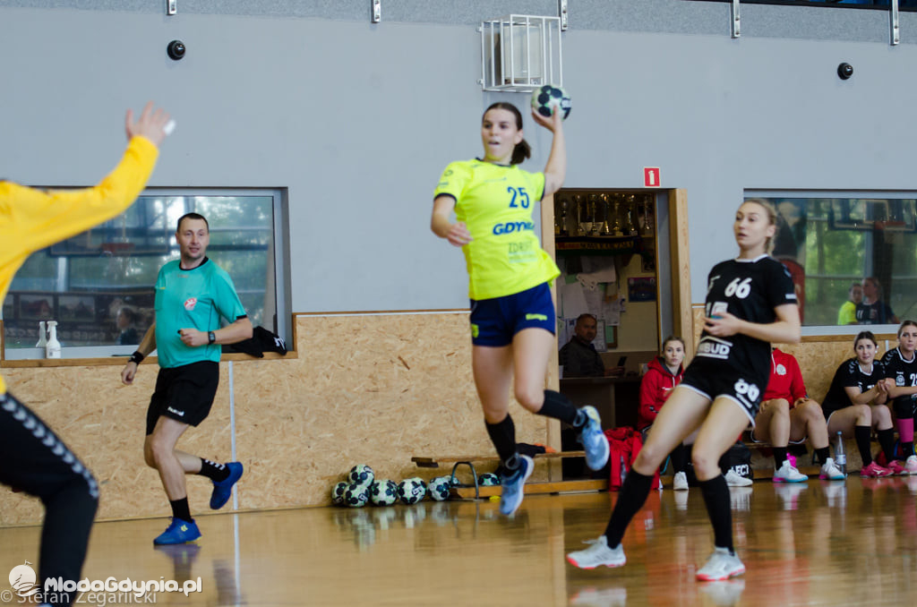KS  Kościerzyna - SPR Arka Gdynia 25:19 (9:10)
