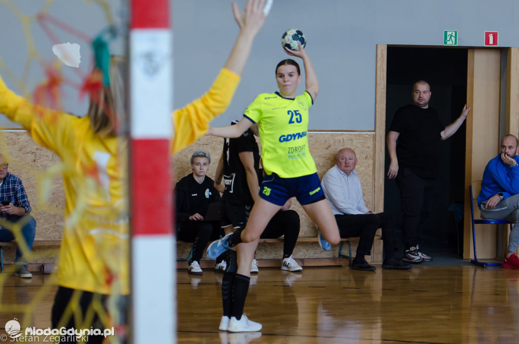 KS  Kościerzyna - SPR Arka Gdynia 25:19 (9:10)