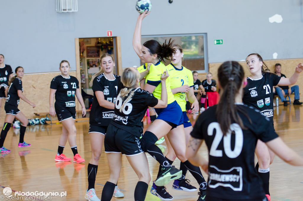 KS  Kościerzyna - SPR Arka Gdynia 25:19 (9:10)