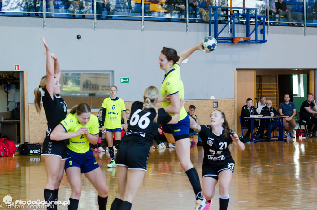 KS  Kościerzyna - SPR Arka Gdynia 25:19 (9:10)